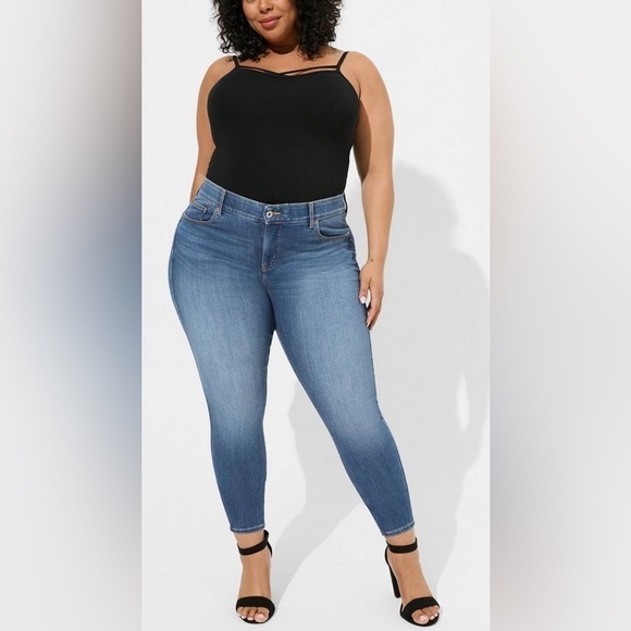 Torrid Womens Plus 16 Blue Stretch bombshell Skinny Jeans - Picture 1 of 15